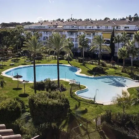 La Dame De Noche Marbella